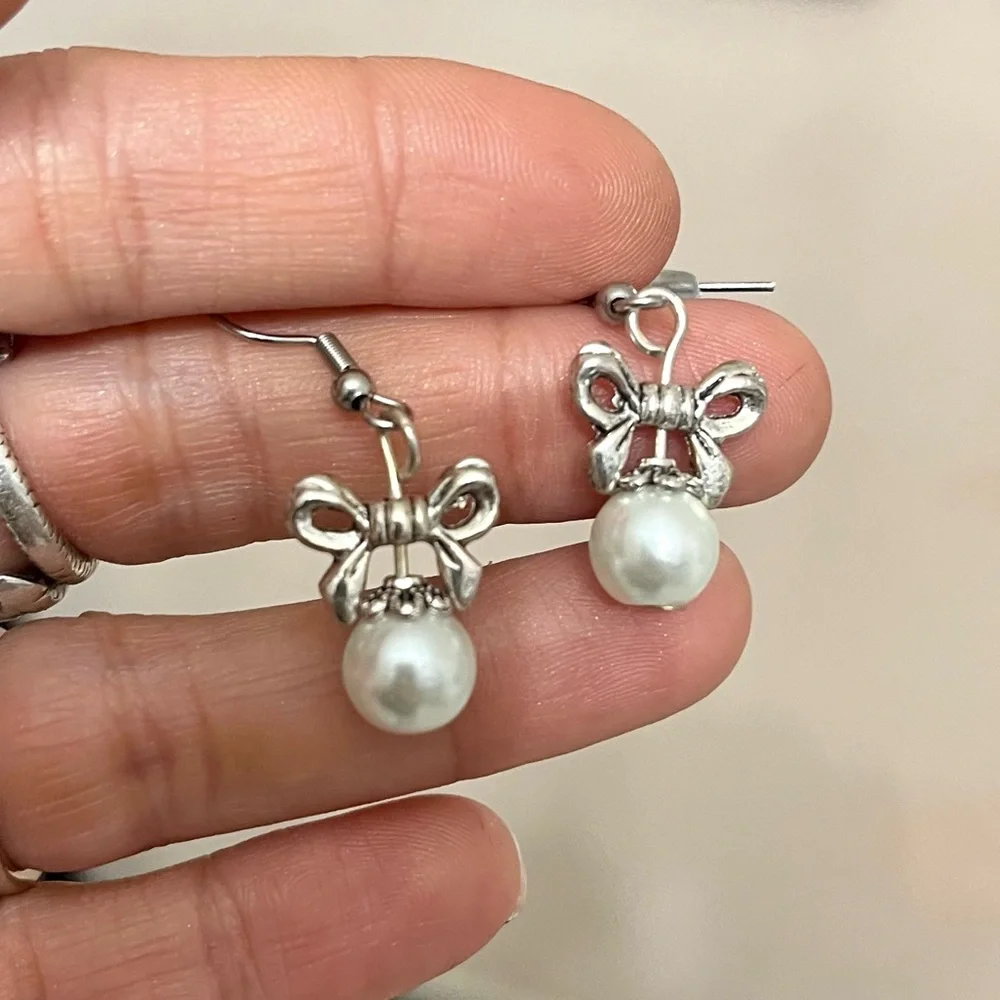 Handmade set . Y shape necklace hair bow and pearls + matching earrings . - Picture 5 of 11